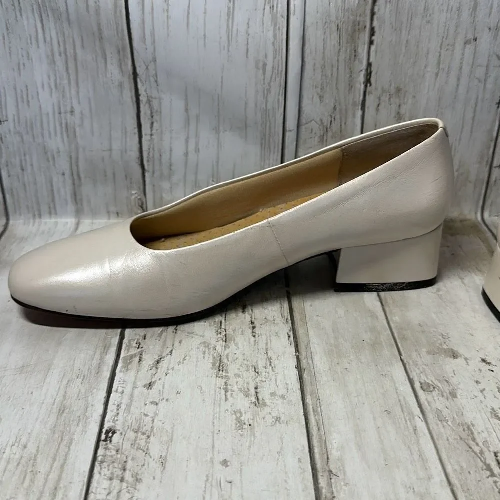 Nordstrom Women’s Beige Leather Comfort Construction Pumps Low Heels size 6.5AA‎